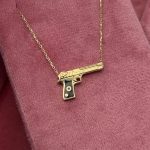 Naszyjnik złoty bransoletka 585 złoto 14k rewolwer pistolet czarna emalia broń regulacja długości celebrytka komplet beretta glock