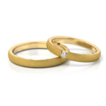 Obrączki ślubne żółte złoto z brylantem diamentem