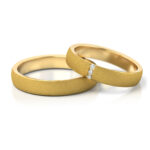 Obrączki ślubne złote z diamentami delikatne slim