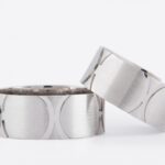 Obrączki ślubne nowoczesne szerokie płaskie białe złoto