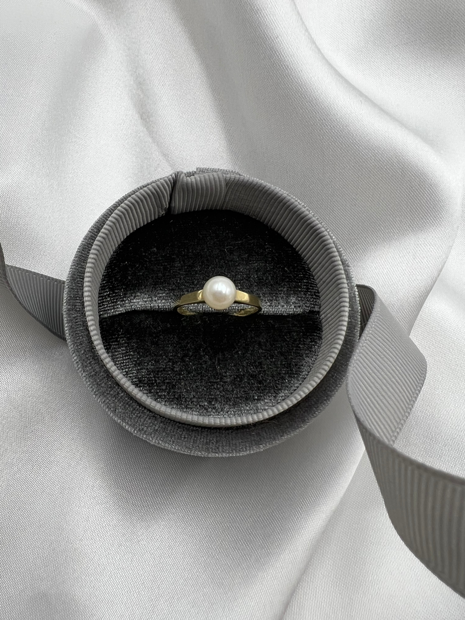 Klasyczny elegancki pierścionek złoto 585 perła minimalistyczny