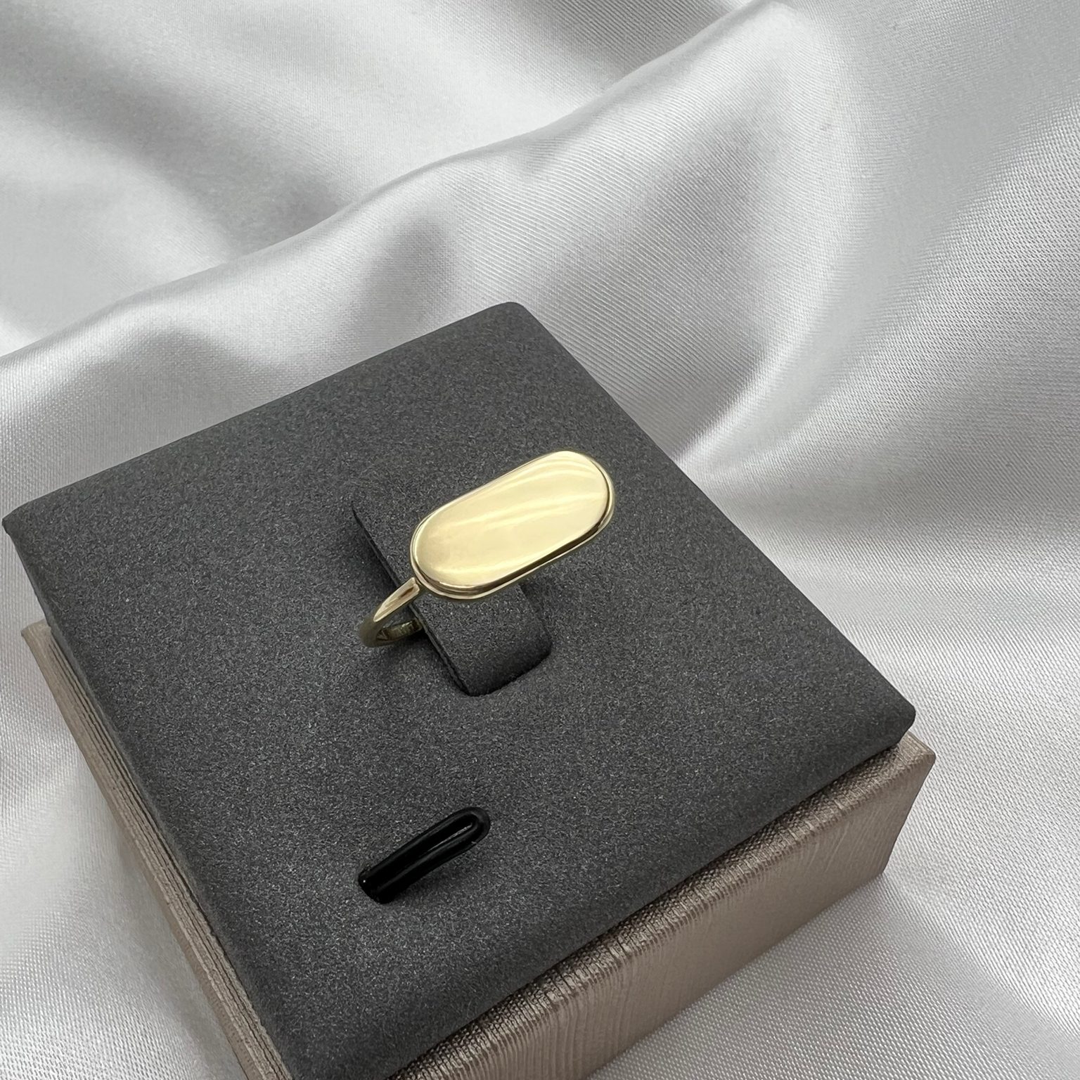 Pierścionek złoty pod grawer, własny grawer sygnet złoto 585