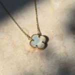 Naszyjnik złoty 585 perłowa koniczynka masa perłowa regulacja długości fiore koniczyna marokańska luksusowa najmodniejszy wzór