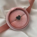 pierścionek czarne kamienie serce wysadzany czarne cyrkonie serce na walentynki onyksy pomysł na prezent na walentynki dla niej złoto 585