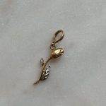 Zawieszka róża złoto 585 delikatna długa różyczka białe i żółte złoto