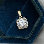 Zawieszka złota 585 kamienie cyrkonie duże wysadzana kamieniami elegancka