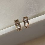 Kolczyki pozłacane srebro 925 kamień prostokątny bagietka wkrętki na sztyft radiant bagietka szlif