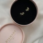 Kolczyki kokardki złoto 333 delikatne kokardki najmodniejsze delikatne wkrętki sztyft