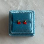 Złote kolczyki kolorowe wisienki labret piercing para wisienki emalia złoto 585 do ucha dla dziecka dla dziewczynki słodkie wisienki wiśnia kolczyk wkręcane