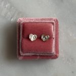 Złote kolczyki złoto 585 serduszka białe złoto żółte złoto biało-żółte złote kolczyki diamentowane wkrętki na sztyft serca 3d trójwymiarowe lekkie cuori light rodowane