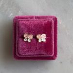 Kolczyki wkrętki motylki różowe emalia kolorowa dla dziewczynki dla niej złoto 585 kolorowe kolczyki wkrętki na sztyft