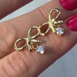 Kolczyki wkrętki na sztyft cyrkonia pozłacane złocone srebro 925 kokardki kokardy błyszczące