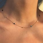 Złoty naszyjnik 333 czarna koniczynka marokańska luksusowa kulki diamentowane czarne koniczyny choker delikatny minimalistyczny 8k czarna emalia