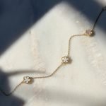 Złota bransoletka kwiatki masa perłowa koniczynki delikatna złota bransoletka złoto 333 8k minimalistyczna prezent dla niej