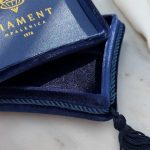 Etui na biżuterię opakowanie granatowe granat na obrączki ślubne do ślubu opakowanie ozdobne aksamitne ekskluzywne na obrączki ślubne na biżuterię niebieskie