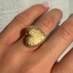 Pierścionek duży modowy serce serduszko dmuchane strukturalne matowe serce błyszczące drobinki srebro 925 pozłacany złocony złoty duże serce regulowany pierścionek