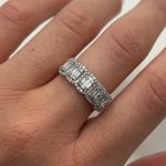 Pierścionek diamenty 0,66ct 121 diamentów GH/SI wielokamieniowy szeroki pierścionek z diamentami bardzo ozdobny wyjątkowy na rocznicę na prezent dla niej brylanty diamenty wysadzany diamentami brylantami bagietki prostokąty