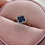 Pierścionek z szafirem i diamentami 0,19ct 26 diamentów 5 szafirów 0,7 ct diamenty brylanty i niebieski kamień pierścionek koniczyna marokańska luksusowa wyjątkowy pierścionek GH/SI