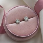 Kolczyki bagietki wielokamieniowe diamenty brylanty 0,19ct GH/SI 70 diamentów prostokątne kwadraciki z diamentami wkrętki na sztyft na zatyczkę delikatne kolczyki z diamentami