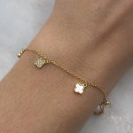 Bransoletka wiszące koniczynki marokańskie luksusowe srebro 925 masa perłowa cyrkonie delikatne białe koniczynki delikatne wiszące zawieszki pozłacana złota złocona