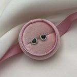 Kolczyki serduszko czarne serce czarny kamień kolczyki wkrętki na sztyft srebro 925 czarne serca kolczyki na prezent pandora