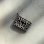 Zawieszka srebrna kaseta do radia magnetofonowa prezent dla fana muzyki dla muzyka idealny prezent dla niego dla mężczyzny srebro 925 oksydowane matowe ciemne