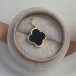 Złota zawieszka złoto 585 14k czarny kamień koniczyna marokańska luksusowa najmodniejsza zawieszka dla niej czarna koniczynka luksusowa