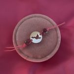 Bransoletka na różowym sznureczku dla dziewczynki komunijnej srebro 925 różowy sznureczek kamienie naturalne gołębica Komunia Święta prezent upominek na Komunię Świętą