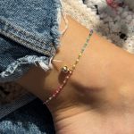 Bransoletka kolorowe koraliki wiszące serduszko serce dmuchane serce srebro 925 pozłacane kolorowe koraliki kolorowa emalia serduszko na nogę na stopę na kostkę na lato tęczowa wszystkie kolory