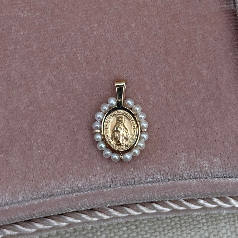 Złoty medalik złoto 585 14k matka boska cudowny medalik perełki perły wyjątkowy medalik ze złota otoczony perełkami