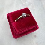 Złoty pierścionek z diamentem zaręczynowy złoto 585 14k diament 0,05ct idealny na zaręczyny klasyczny pierścionek zaręczynowy klasa minimalistyczny dla niej