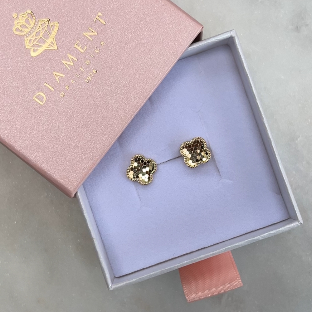 Złote kolczyki wkrętki koniczynki koniczyny marokańskie efekt brokatu mieniące się błyszczące się odbijają światło złoto 585 14k kolczyki wkrętki najmodniejsze dla niej prezent dla niej