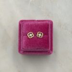 Złote kolczyki złoto 585 14k wkrętki dla niej koniczynka koniczyna marokańska luksusowa cyrkonia kamień kwiatki z cyrkonią