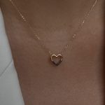 Złoty naszyjnik czarne diamenty złoto 585 14k serduszko serce z diamentami wyjątkowe walentynki prezent dla niej urodziny wyraz miłości biżuteria na prezent naszyjnik z serduszkiem z sercem wysadzany czarnymi kamieniami elegancki