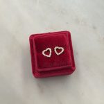 Złote kolczyki serca serduszka ramka z cyrkoniami wysadzane kamieniami złoto 585 14k dla niej wkrętki na sztyft na zatyczkę diament opalenica prezent dla niej walentynki urodziny dzień kobiet