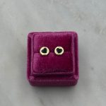 Złote kolczyki okrągłe czarne serce emalia kolczyki złote wkrętki na sztyft na zatyczkę dla niej złoto 585 14k czarne serduszko serce