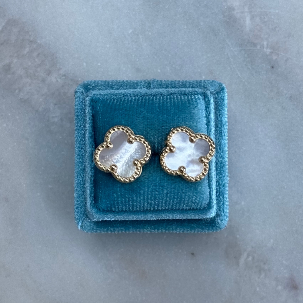 Kolczyki wkrętki na sztyft masa perłowa koniczynki koniczyna marokańska luksusowa kolczyki na zatyczkę sztyfty najmodniejsze koniczynki złoto 585 14k złote