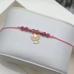 Bransoletka na Komunię Świętą prezent komunijny bransoletka na różowym sznurku srebro 925 pozłacane 24kt złotem kamienie naturalne turmaliny upominek dla dziewczynki komunijnej