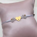 Bransoletka na białym sznureczku serduszko serce z aniołkiem pod grawer kamienie naturalne kamienie księżycowe upominek prezent komunijny srebro 925 pozłacane biały sznureczek bransoletka na sznureczku dla dziewczynki pod grawer