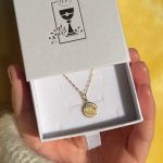 Komplet komunijny złoto 585 14kt wysoka próba dla dziewczynki medalik matka boska cygańska na komunię święta prezent komplet komunijny złoty medalik z łańcuszkiem