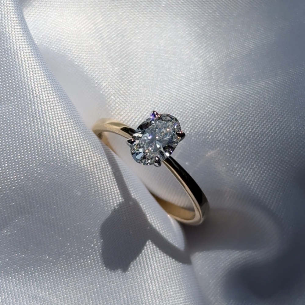 Złoty pierścionek zaręczynowy diament laboratoryjny lab grown diamond 1,01 ct 1 ct złoto 585 14kt pierścionek na zaręczyny szlif owalny owal oval najmodniejszy diament w szlifie owalnym barwa D czystość VVS2 EXCELLENT