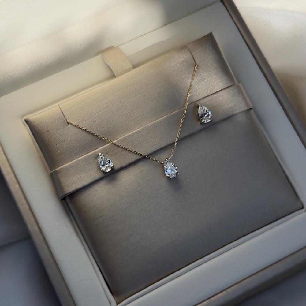 Kolczyki złote z diamentami – pear 1,01 ct - obrazek 13
