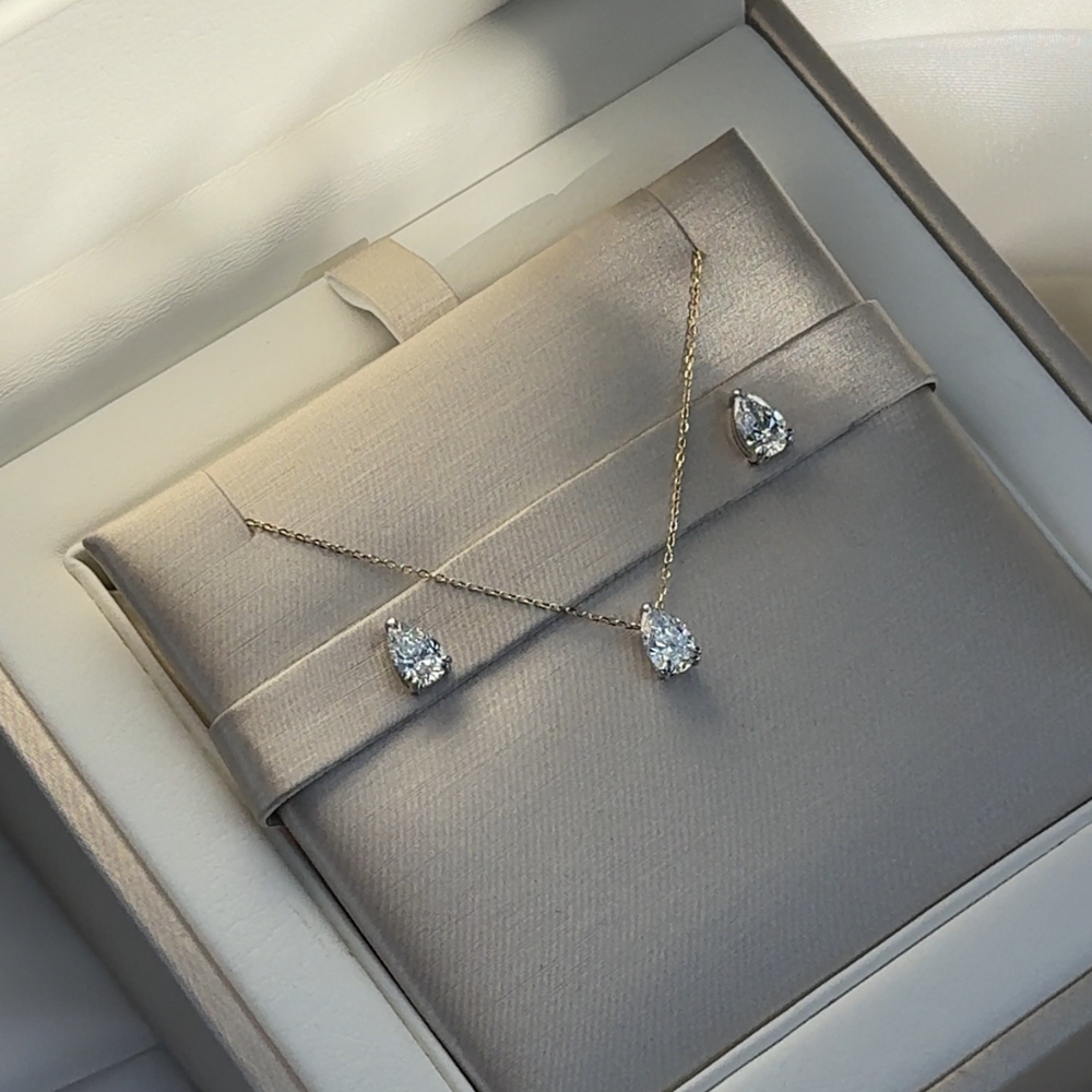Kolczyki złote z diamentami – pear 1,01 ct - obrazek 11