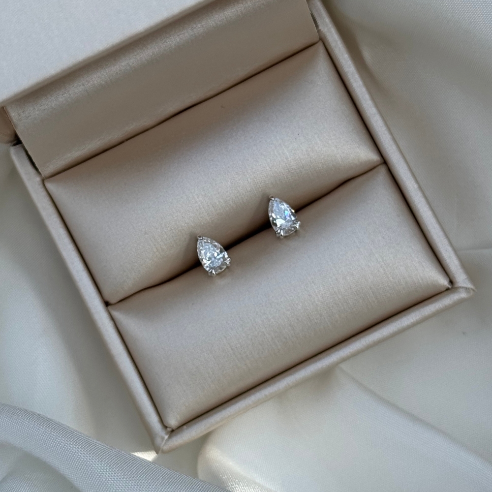 Kolczyki złote z diamentami – pear 1,01 ct - obrazek 7