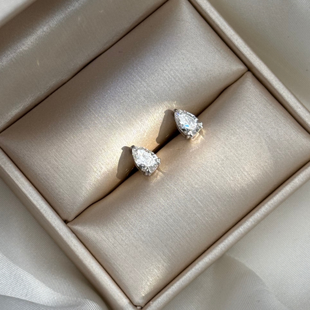 Kolczyki złote z diamentami – pear 1,01 ct - obrazek 6