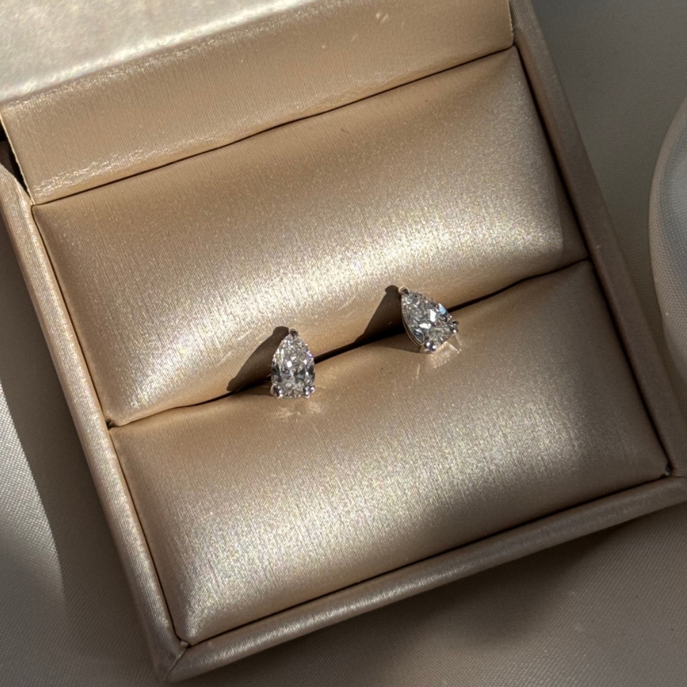 Kolczyki złote z diamentami – pear 1,01 ct - obrazek 16